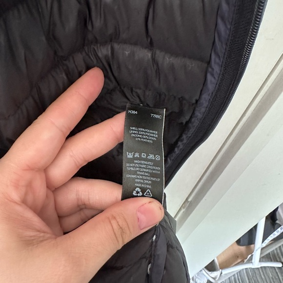 V by very size M Navy light thin quilted jacket with bag - Picture 12 of 12